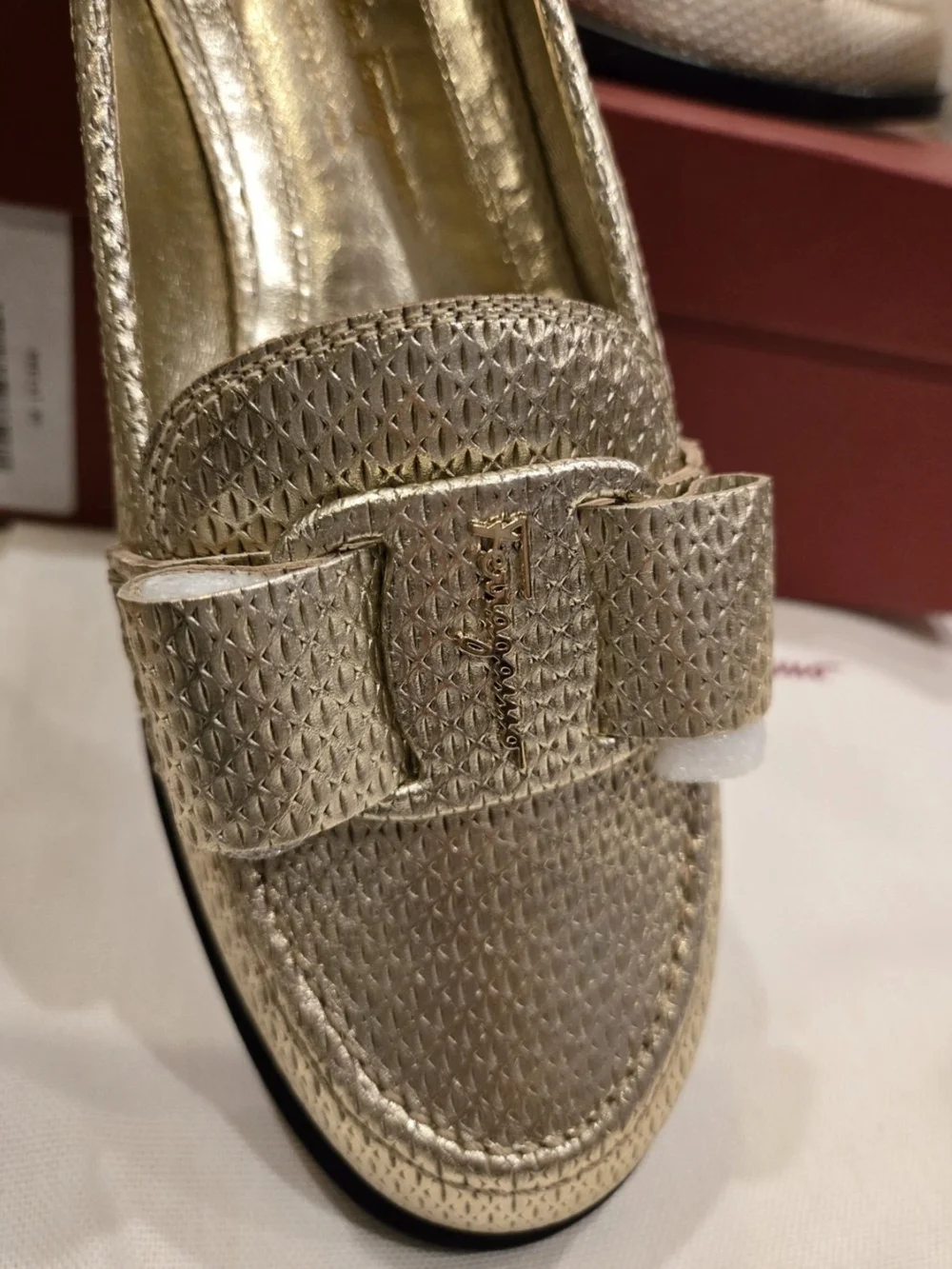Salvatore Ferragamo Metallic Gold Bow Loafer - Picture 5 of 12
